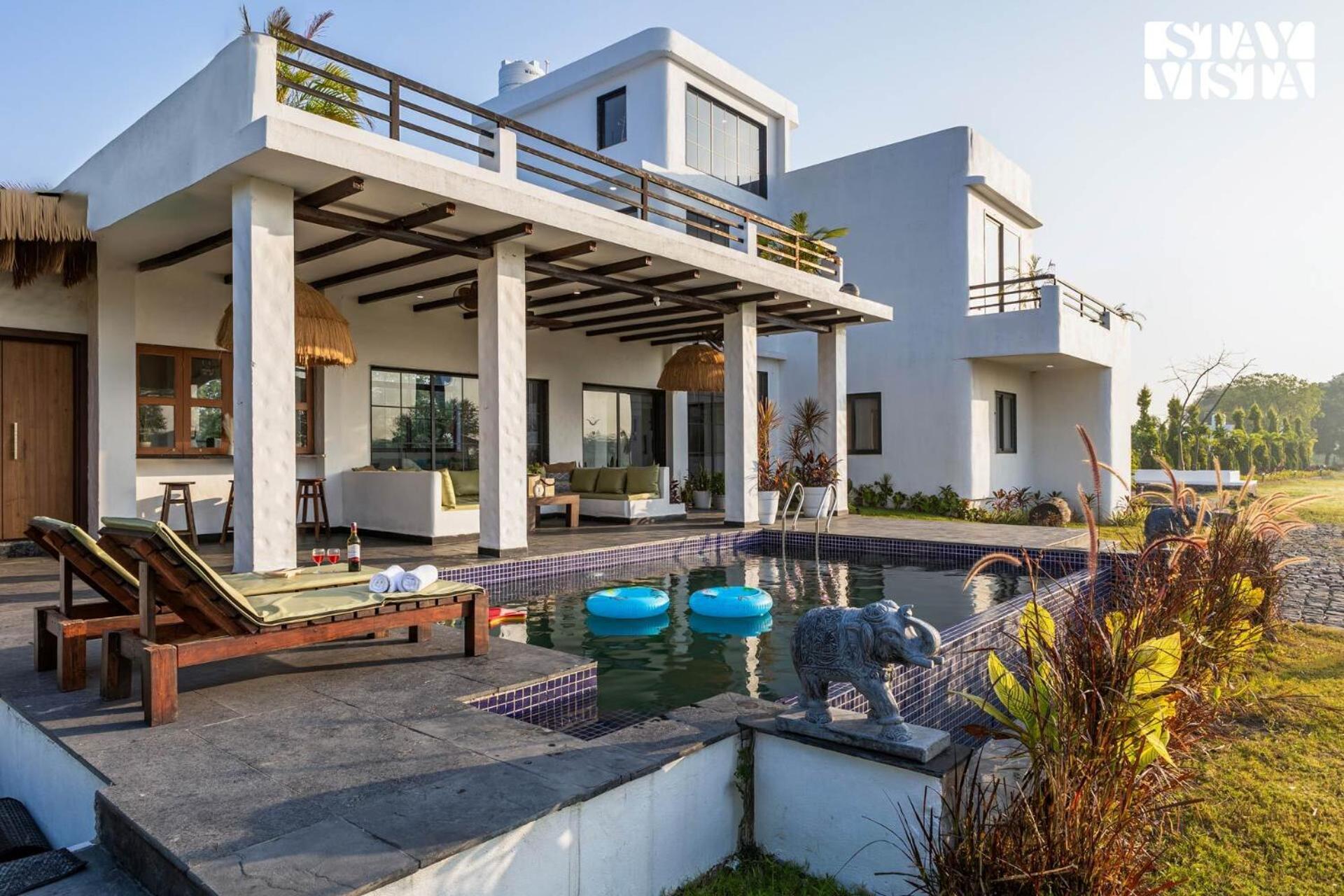 Stayvista At Lotus By The Lake With Pool, Bbq & Lawn Indore Eksteriør billede