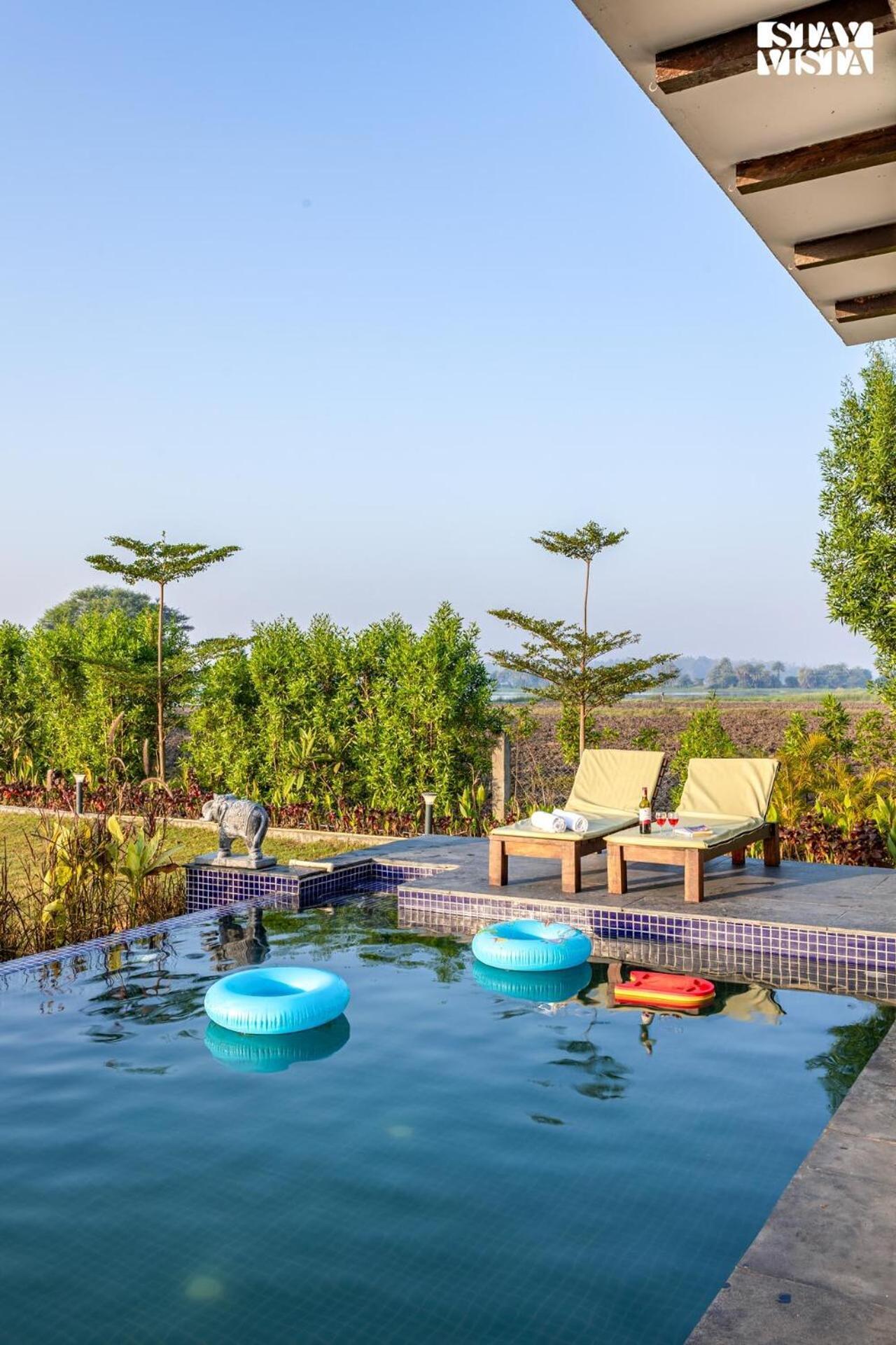 Stayvista At Lotus By The Lake With Pool, Bbq & Lawn Indore Eksteriør billede