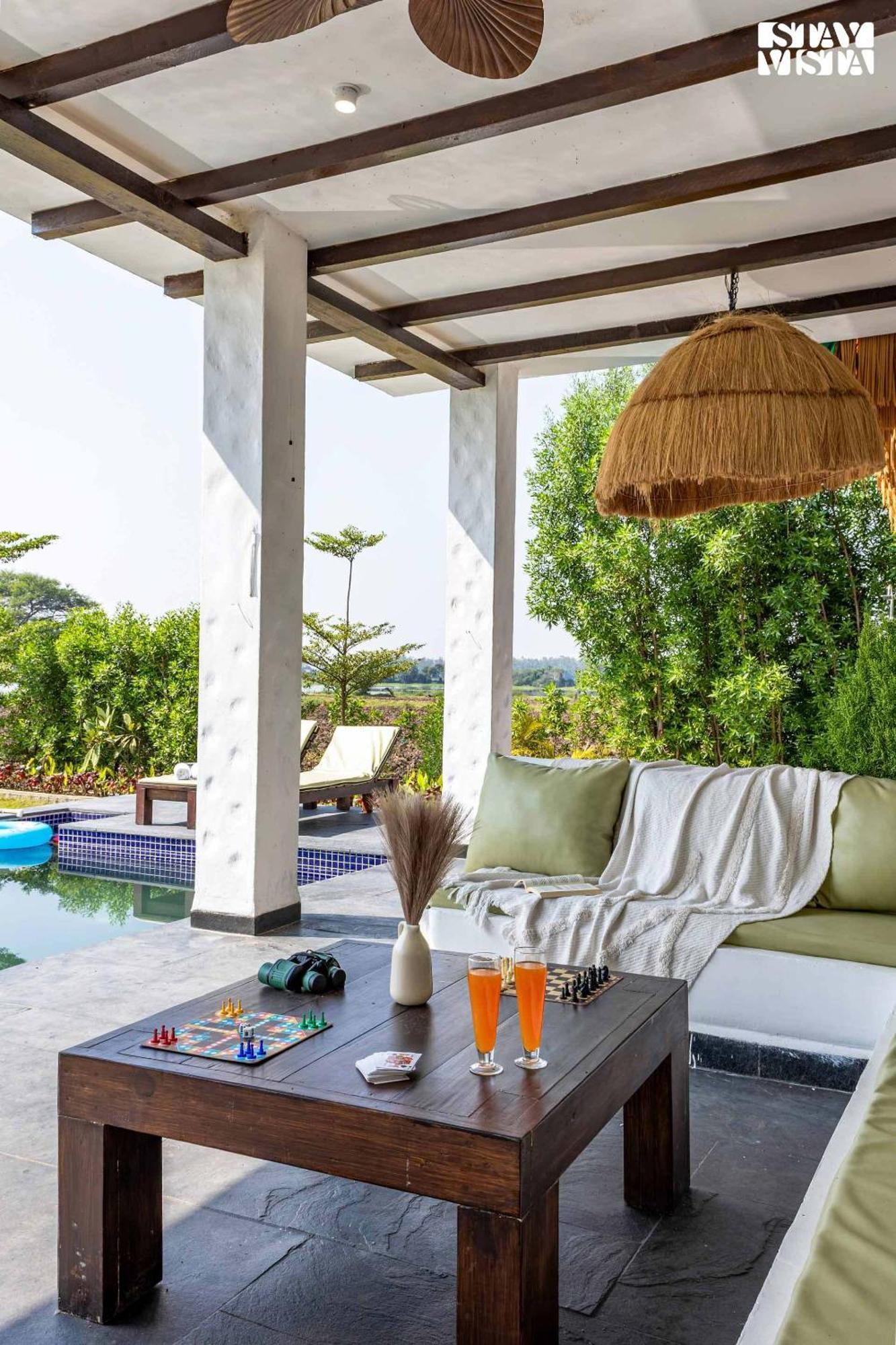 Stayvista At Lotus By The Lake With Pool, Bbq & Lawn Indore Eksteriør billede