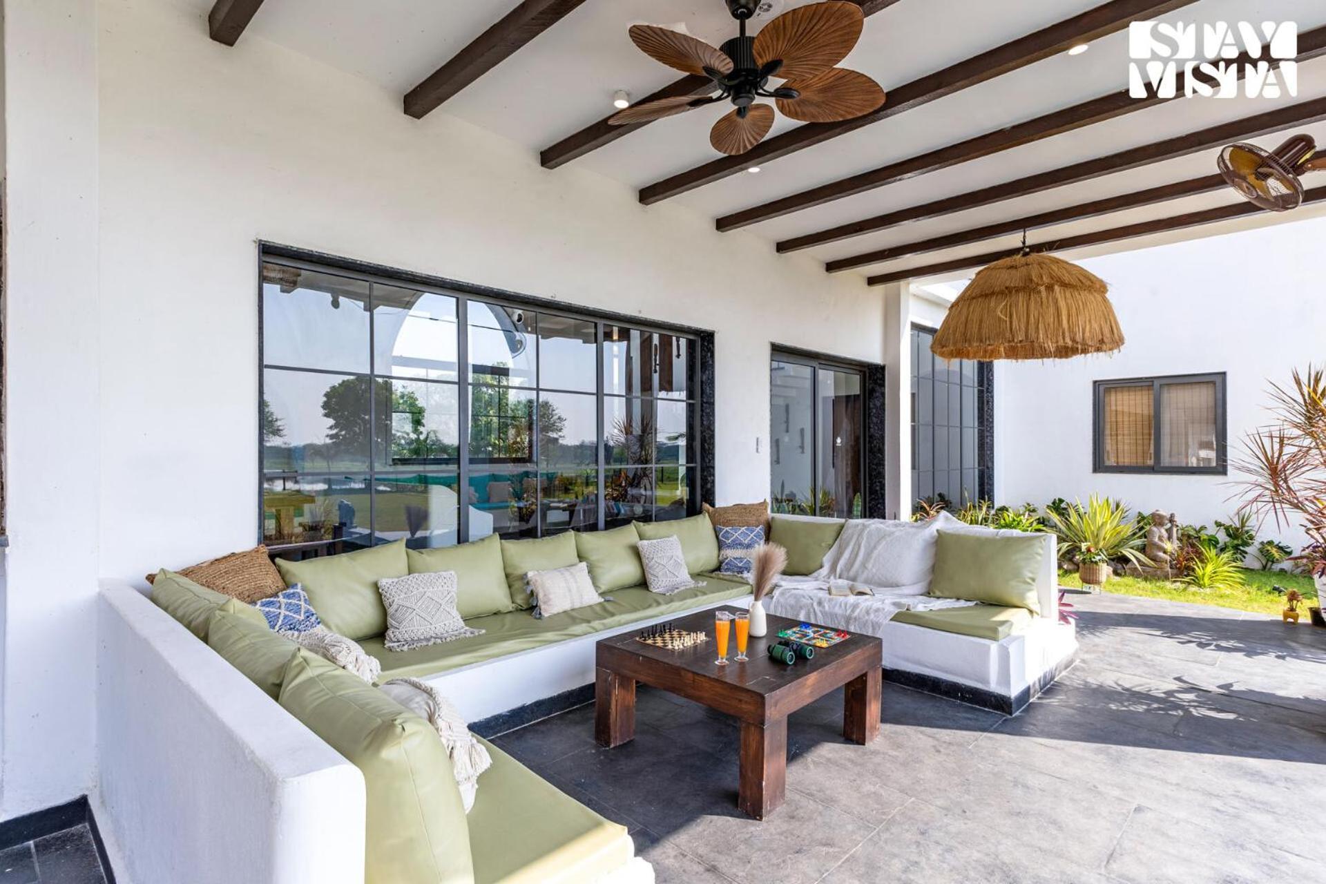 Stayvista At Lotus By The Lake With Pool, Bbq & Lawn Indore Eksteriør billede